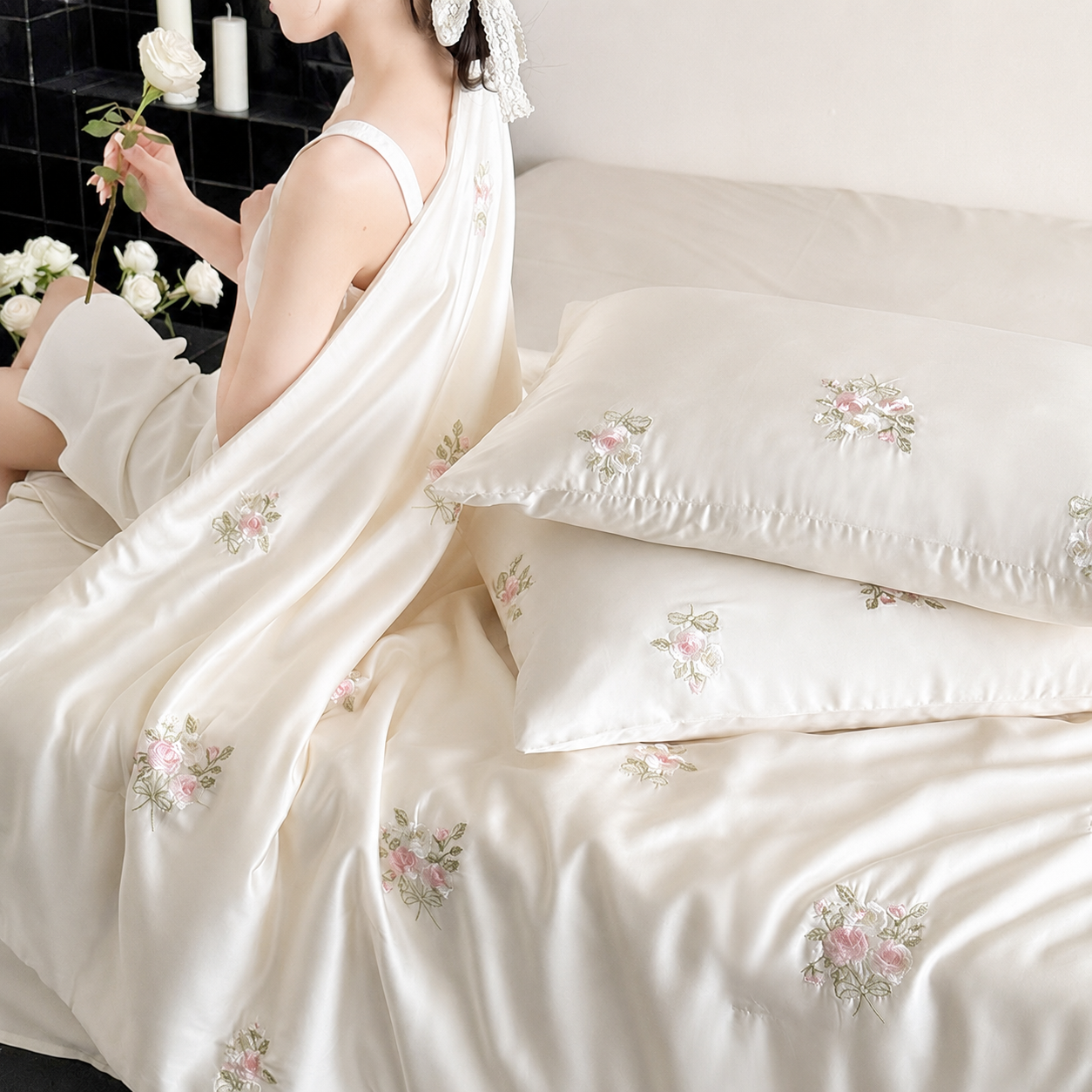 Luxury Cooling Silk Comforter Set